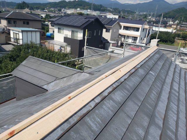 高森町アパート棟板金交換