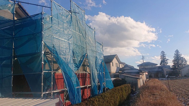 駒ケ根市外壁塗装オスモ足場4