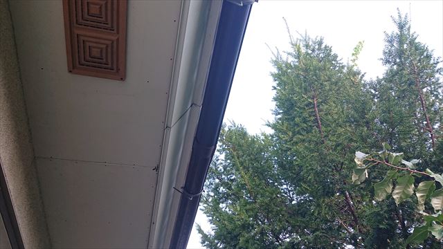 長野県駒ヶ根市雨樋交換・外壁塗装現状1