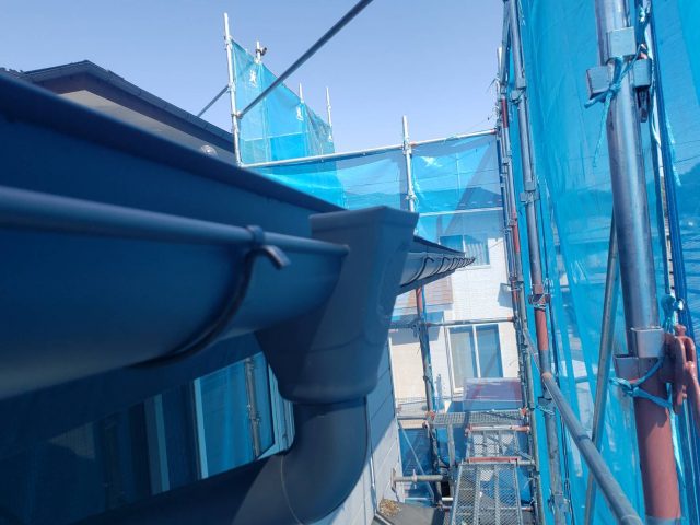 飯田市H邸屋根カバー_雨樋取付2