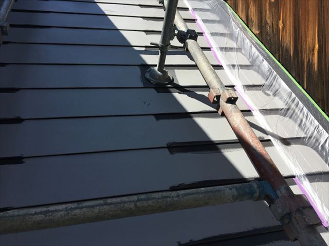 111_屋根_中塗り_-_施工中_R