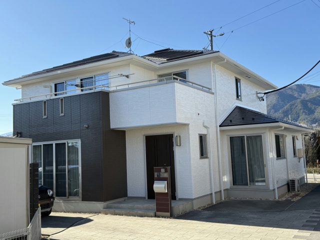 「超低汚染リファイン1000MF-IR」を用いて行った外壁塗装工事が完成