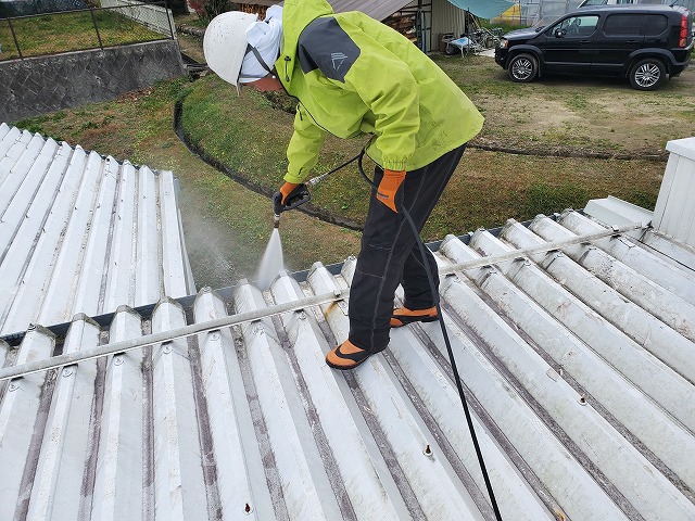 高圧洗浄開始です
