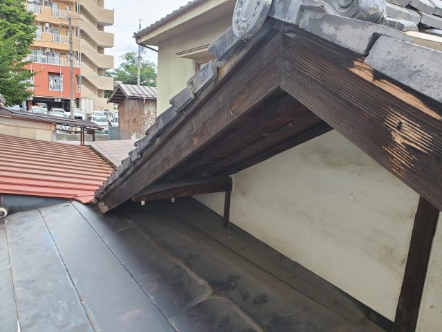 A邸葺替え_現調_破風