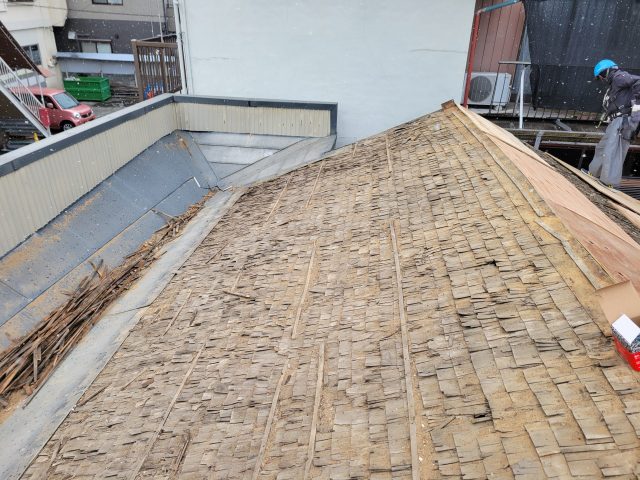 A邸葺替え_野地板設置1
