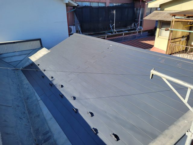 A邸葺替え_GL鋼板完成