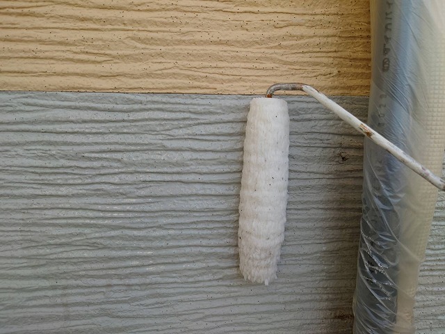 伊那市整体院外壁屋根塗装外壁下塗り1