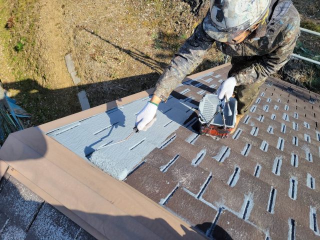 飯田市HH様屋根_シーラー2