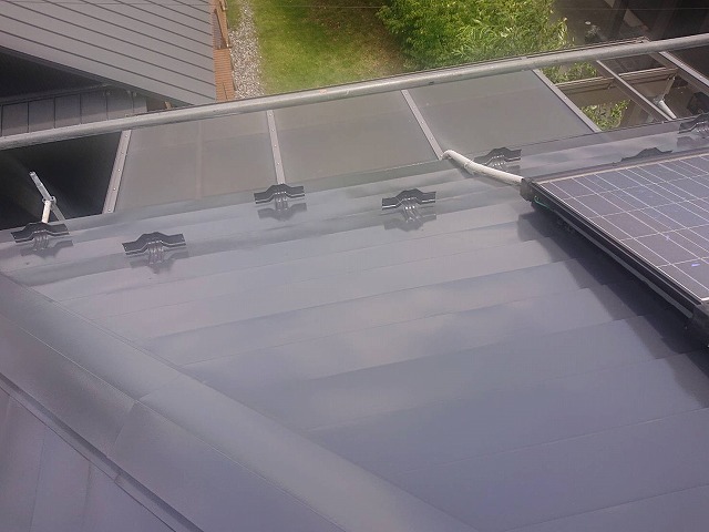 伊那市整体院外壁屋根塗装屋根上塗り1