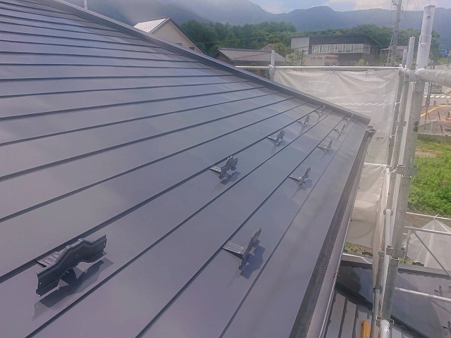 伊那市整体院外壁屋根塗装屋根上塗り4