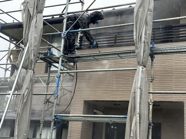 サイディング外壁塗り替え工事の高圧洗浄