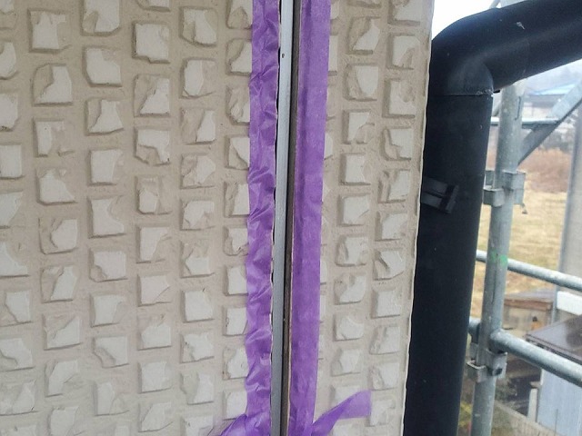 コーキング打ち替え補修の既存コーキング除去が完了した状況