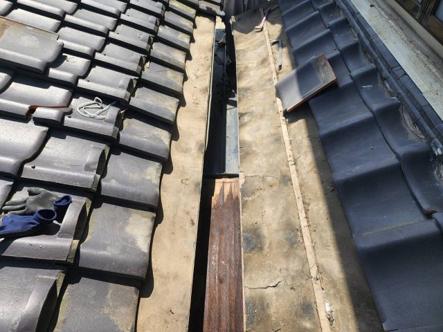 駒ヶ根市I邸_雨漏り箇所点検-瓦撤去4