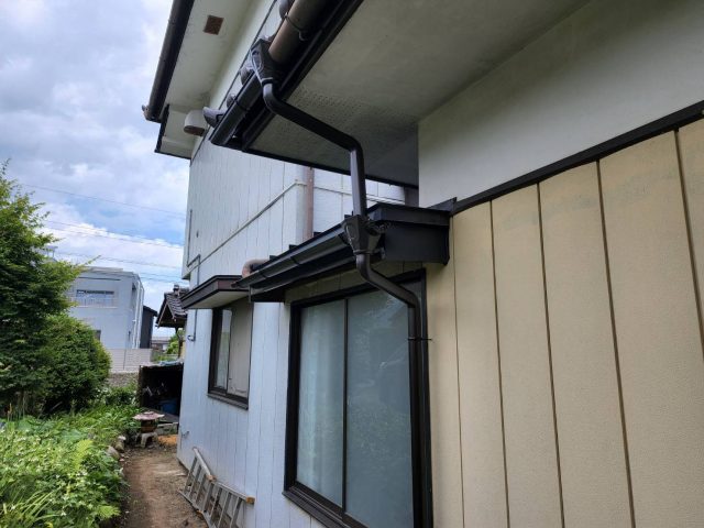 駒ヶ根市I邸_雨漏り-雨樋取付け1