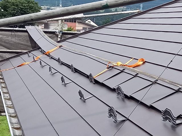 伊那市T邸屋根カバーSGL鋼板施工