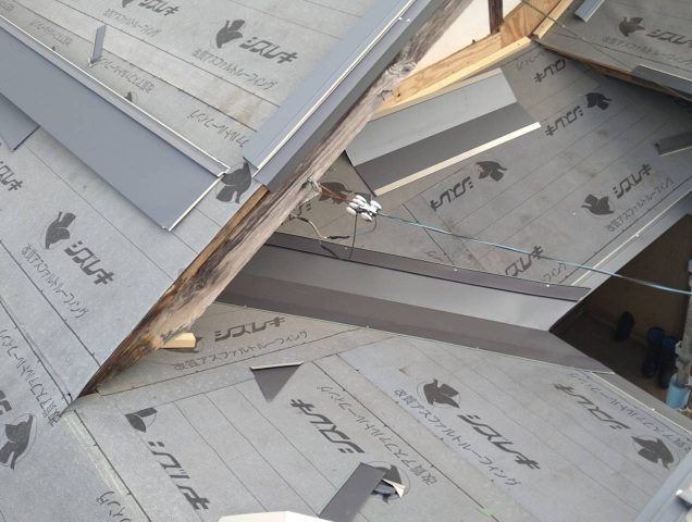 下條村S邸谷板金