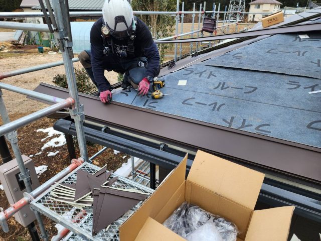 阿智村屋根カバー_下屋根横葺き