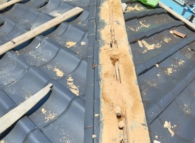 木祖村O邸棟瓦の一時移動