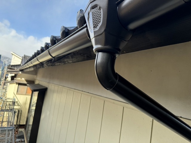 平屋住宅の雨樋交換工事の完了状況