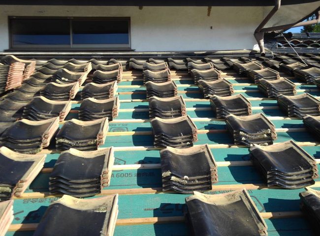 伊那市手良U邸瓦を元に戻す