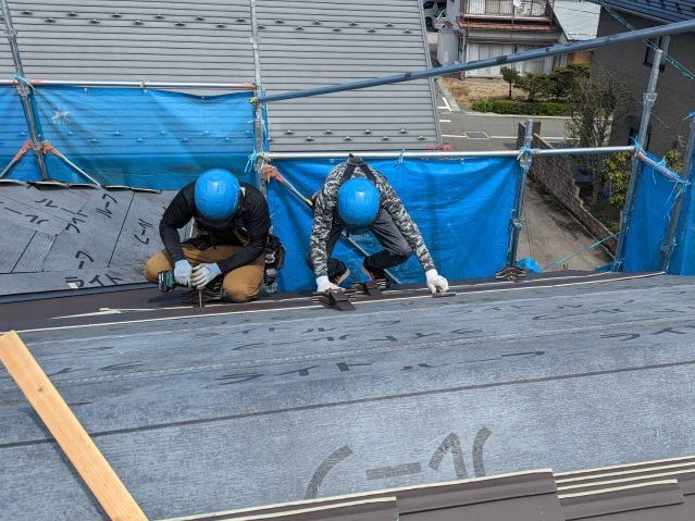 駒ヶ根市N邸_SGL鋼板横葺き1