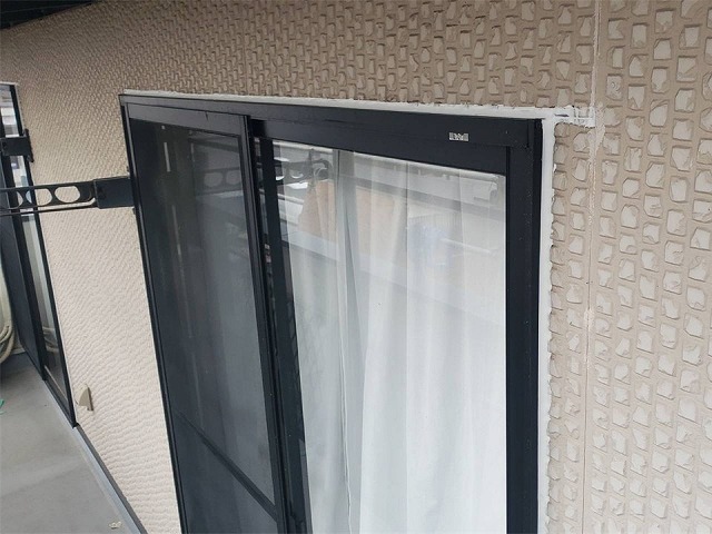 サイディング外壁塗装工事前のコーキング打ち替え補修完了状況