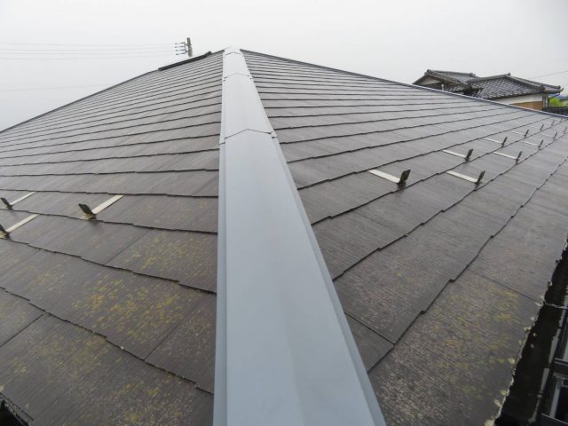 駒ヶ根市I邸屋根施工前　棟板金付近