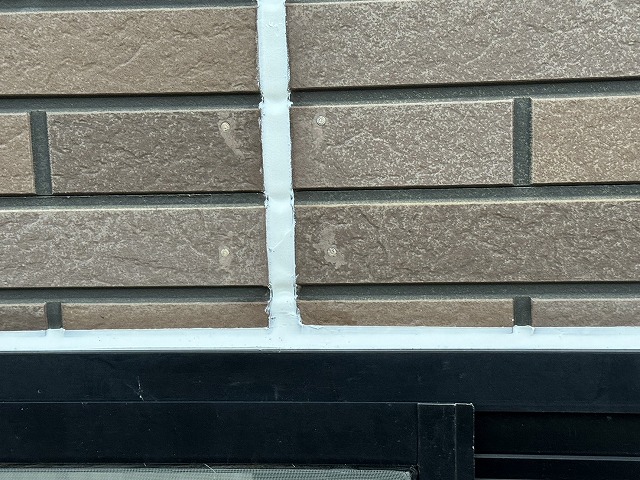 軟化していたサイディング外壁コーキングの打ち替え補修が完了