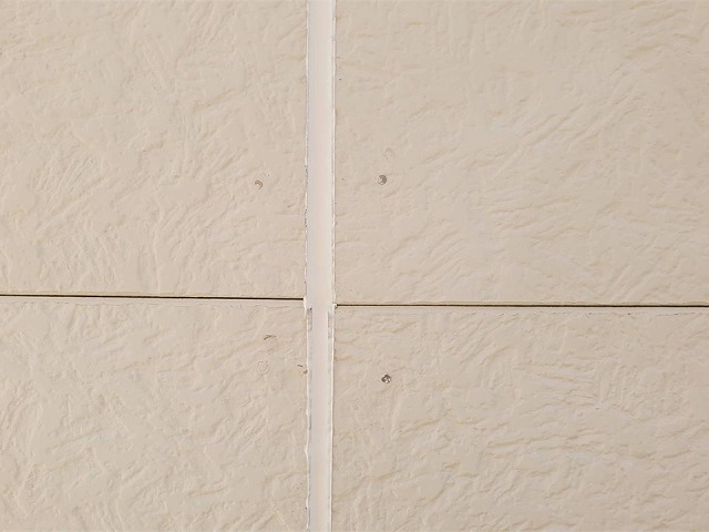 外壁塗装工事で行ったコーキング打ち替えの完了状況