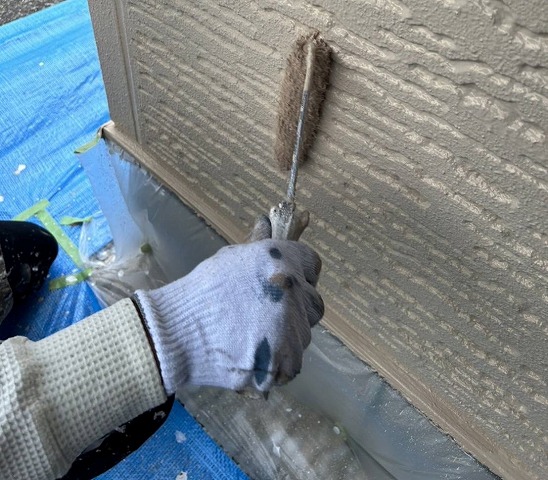 伊那市富県ALC外壁塗装上塗り1