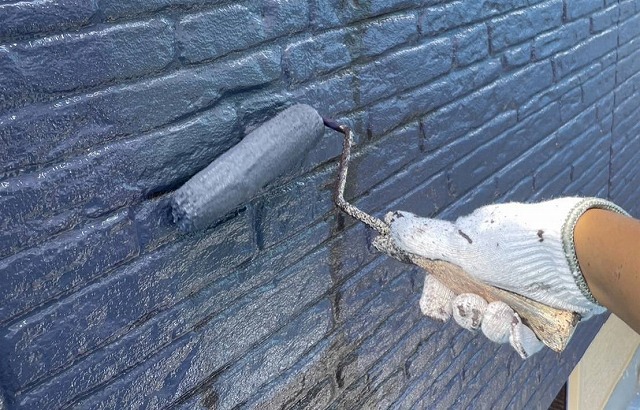 伊那市富県ALC外壁塗装上塗り2