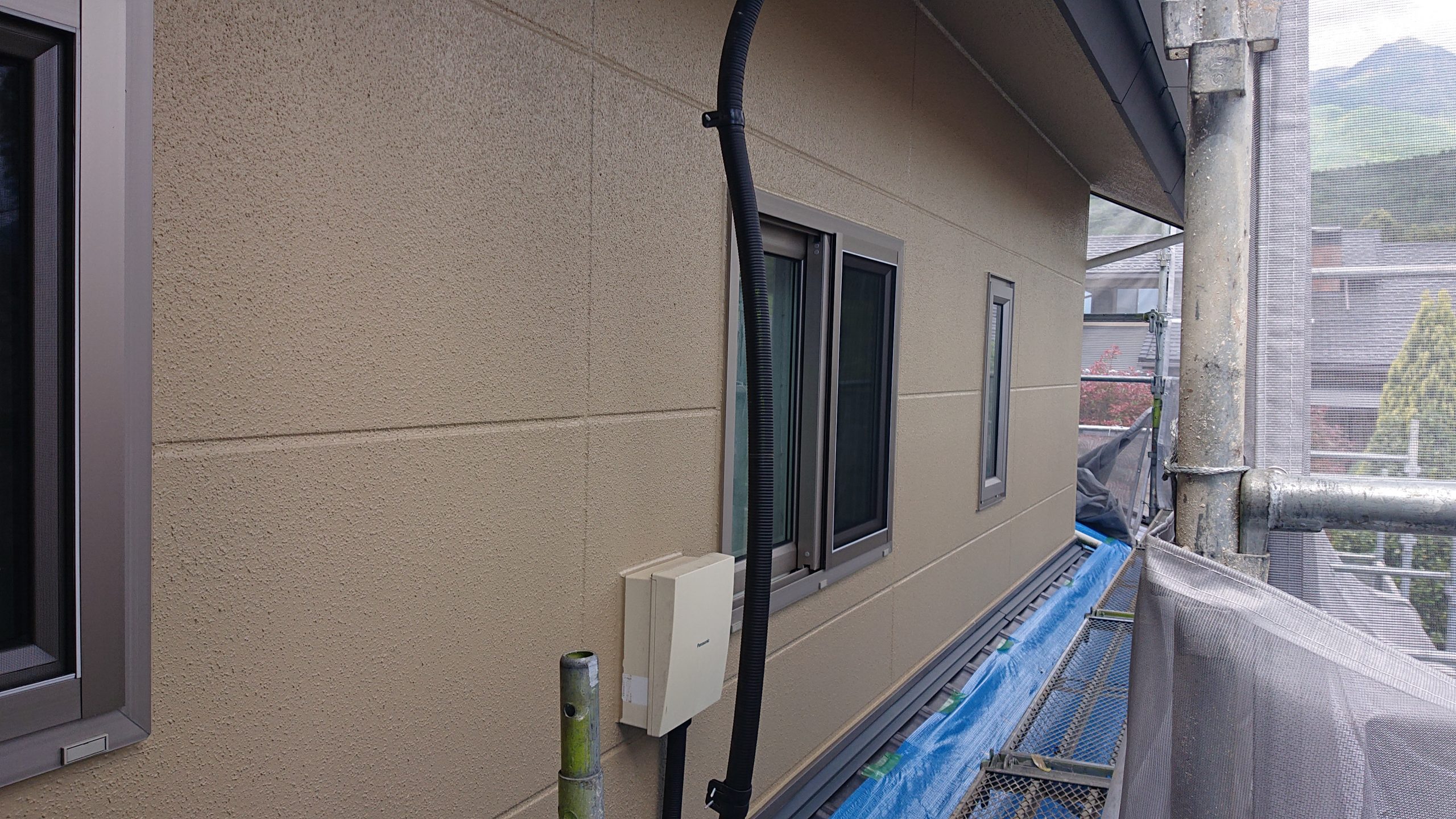 松川町サンワ外壁塗中塗り11