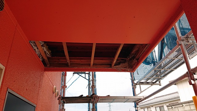 松本市アパート_軒天1