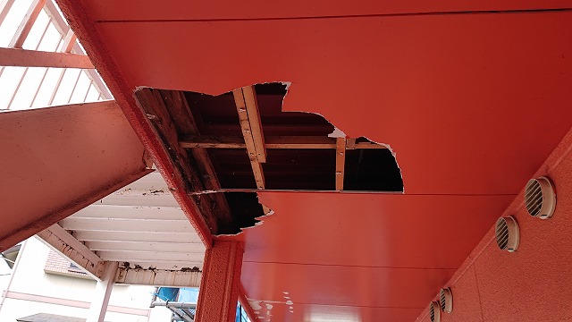 松本市アパート_軒天2