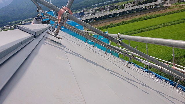 駒ケ根市・屋根・外壁・下塗り1