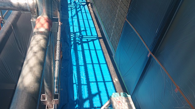 駒ケ根市急屋根外壁塗装養生1