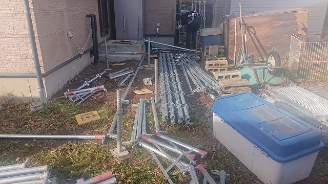 飯島町屋根外壁塗装足場2