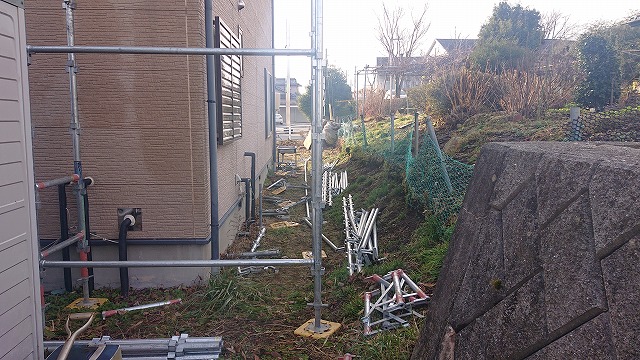 飯島町屋根外壁塗装足場4