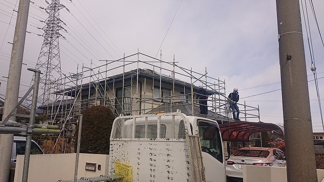 駒ケ根市下平コロニアル屋根塗装足場5