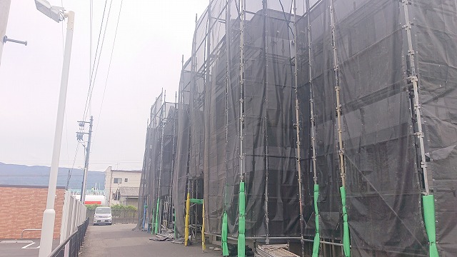 塩尻市アパート外壁足場12