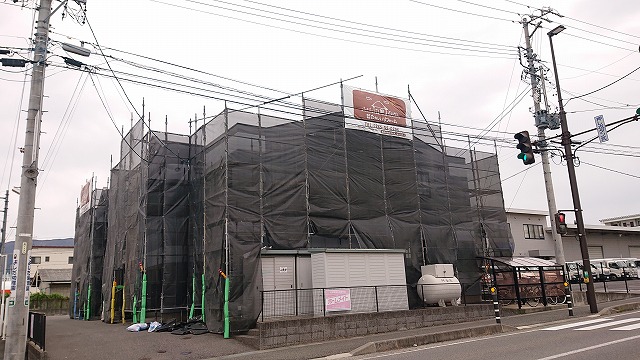 塩尻市アパート外壁足場13