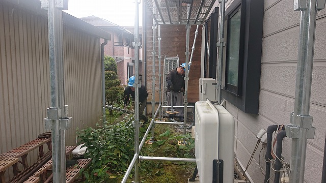 飯田市上殿岡　屋根外壁木部塗装足場2