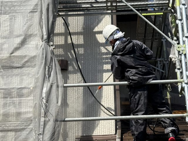 伊那市境K邸屋根の洗浄作業