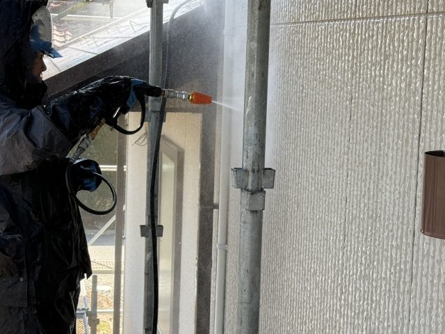 伊那市境K邸屋根の洗浄作業