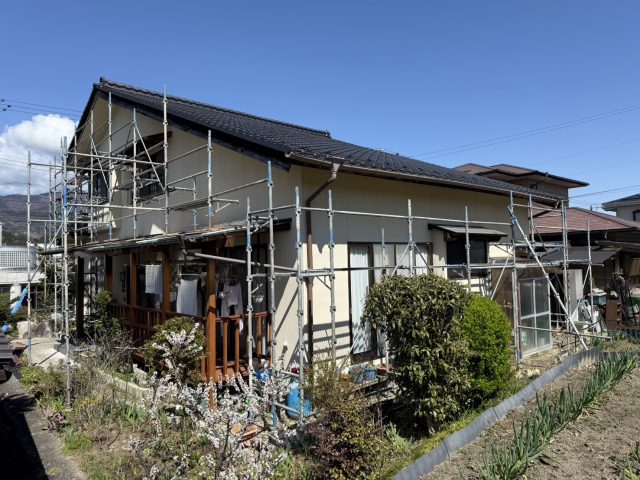 豊丘村T邸破風板工事足場