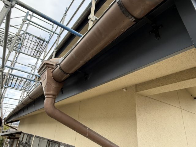 豊丘村T邸鼻隠し板金軒樋戻し後