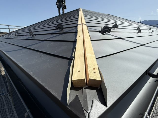 飯田市T邸屋根葺き替え棟板金施工