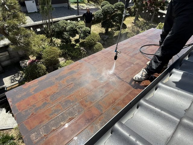飯田市T邸トタン屋根部分洗浄