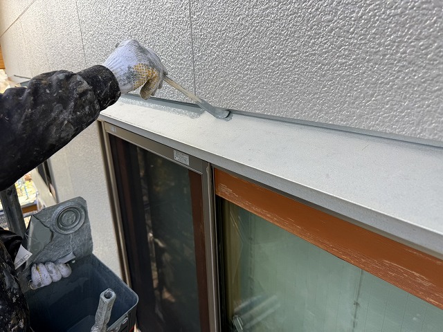 伊那市U邸下塗り霧除け