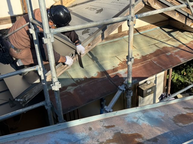 下條村S邸屋根葺き